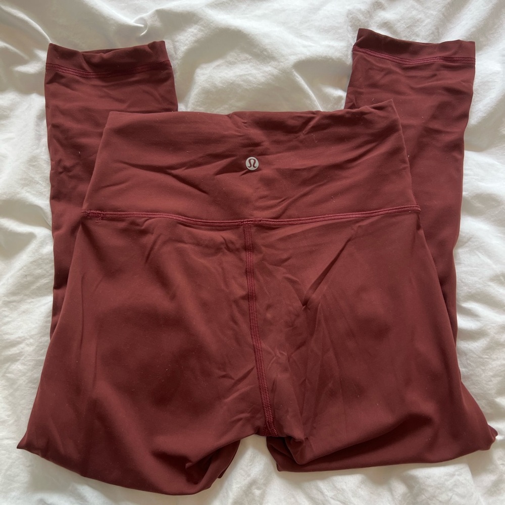 NWOT - LuluLemon WUNDER TRAIN HIGH-RISE CROP 21"